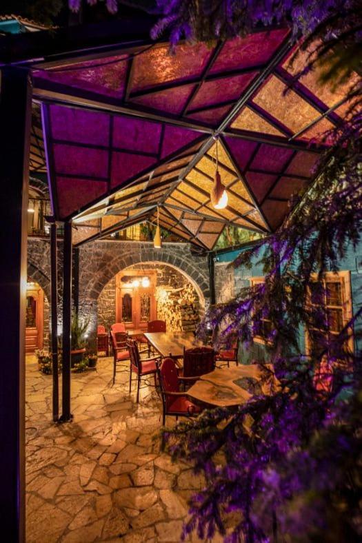 Vila Eden Boutique Hotel Корча Екстериор снимка